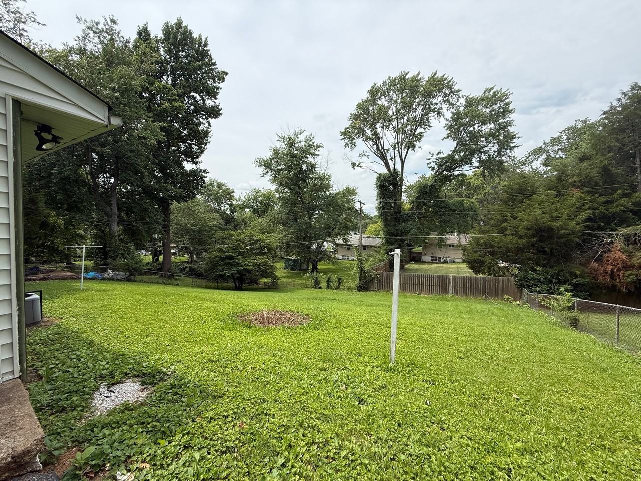 7727 Paddington Dr - Photo 4 of 19
