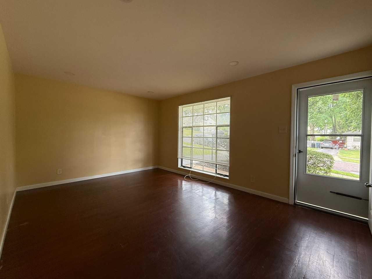 7727 Paddington Dr - Photo 6 of 19
