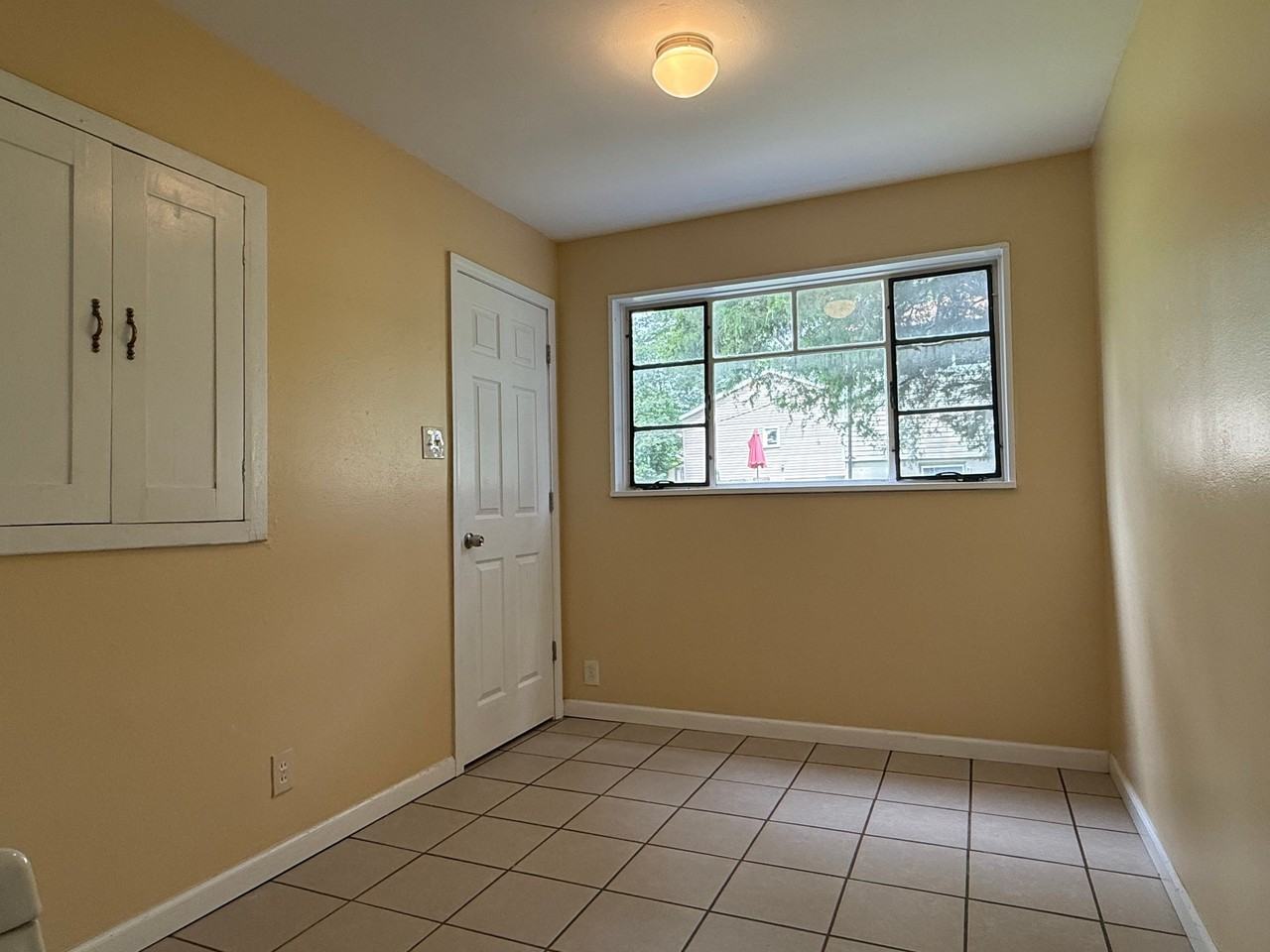 7727 Paddington Dr - Photo 7 of 19
