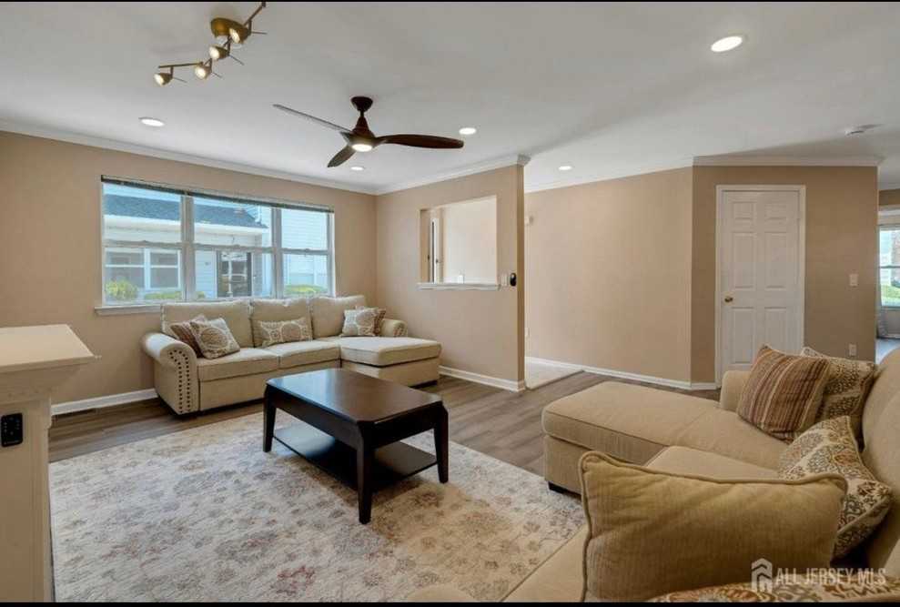 177 Bexley Ln - Photo 3 of 20
