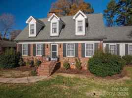 featured image of 3030 Courtland Dr