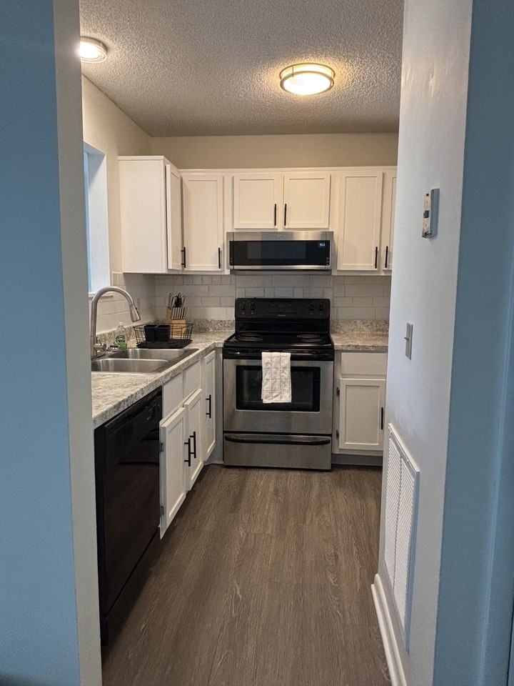 839 Oak Leaf Dr - Photo 4 of 13