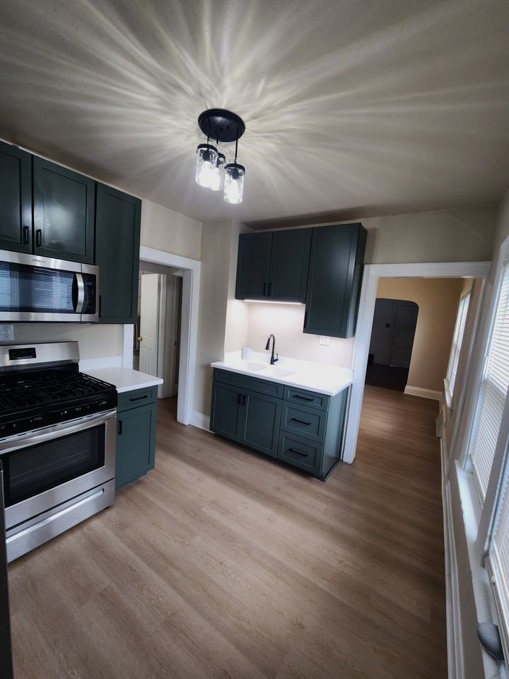 612 S 61st St - Photo 2 of 12