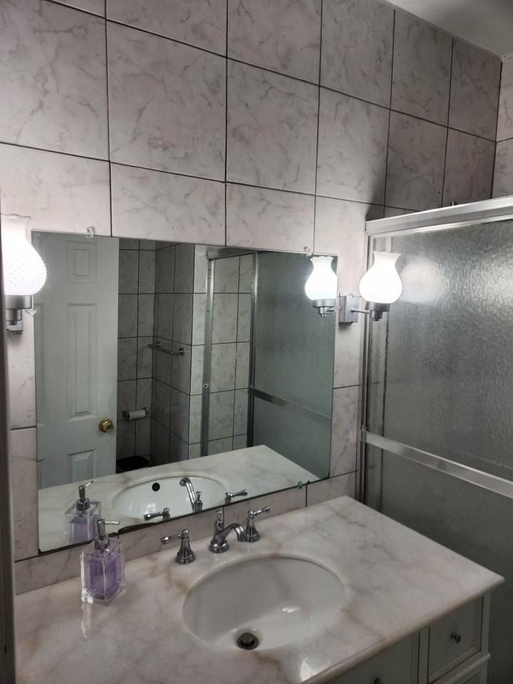 612 S 61st St - Photo 3 of 12