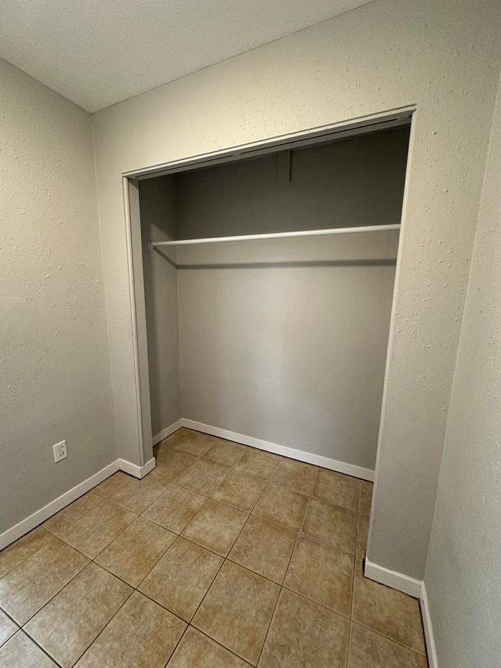 1212 E St #1 - Photo 4 of 10