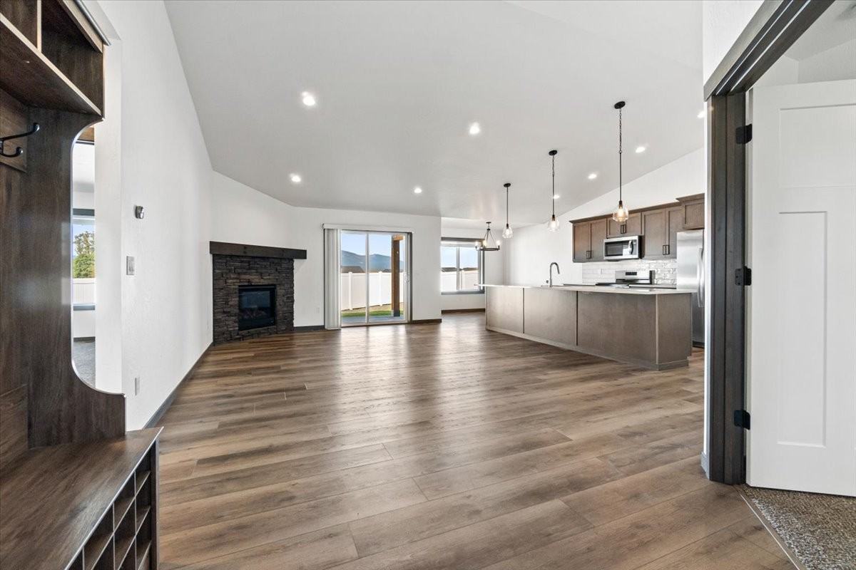 316 W Grange Ave - Photo 3 of 20