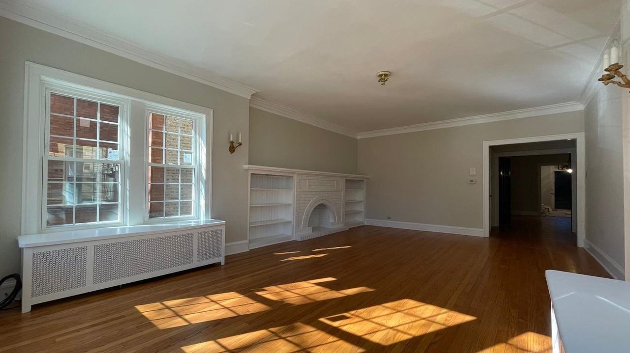2734 W Winnemac Ave #2 - Photo 3 of 20