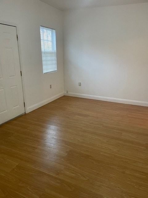 221 Hillary St - Photo 3 of 8