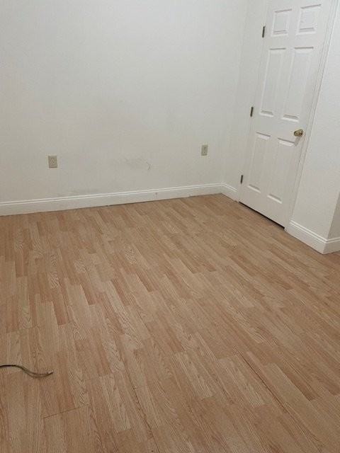 221 Hillary St - Photo 5 of 8