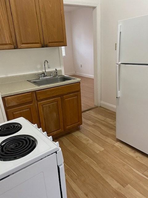 221 Hillary St - Photo 6 of 8