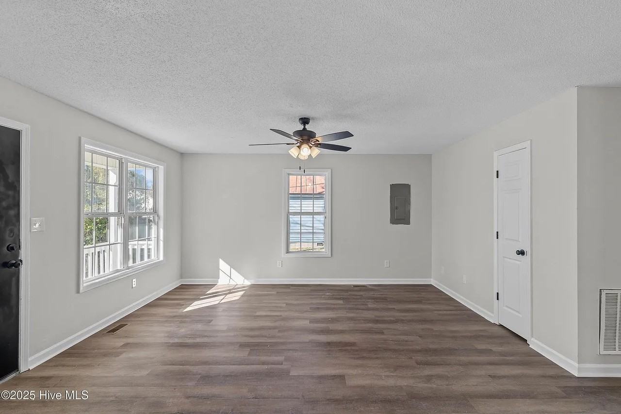 1216 Walt Bellamy Dr - Photo 4 of 19