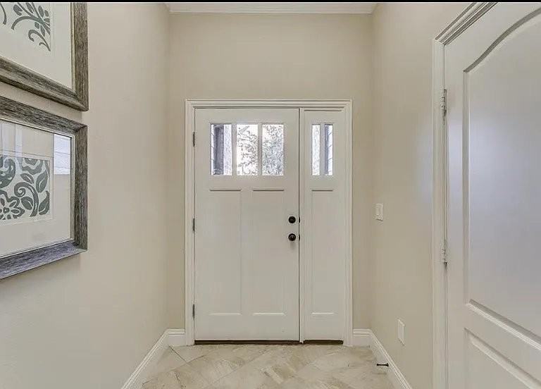 580 Hampshire Dr - Photo 2 of 17