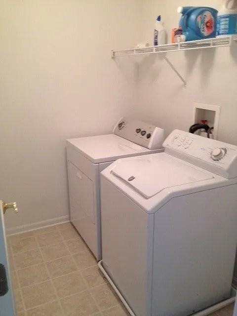 10S447 Carrington Cir - Photo 6 of 15
