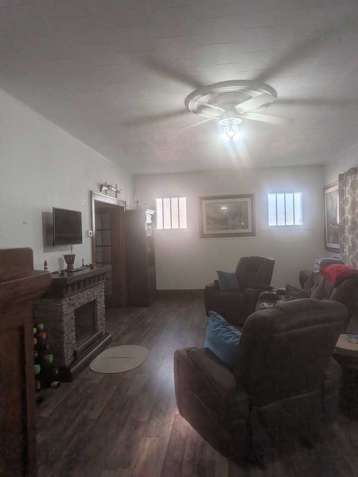 1004 College Ave - Photo 3 of 15