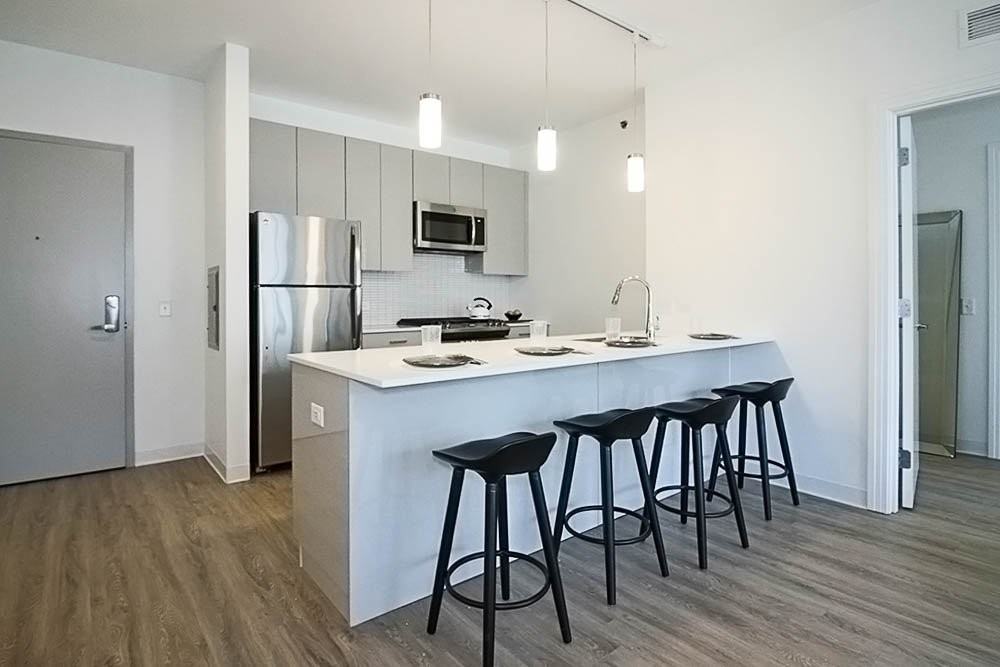 796 W Van Buren St #8 - Photo 2 of 15