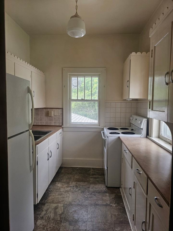 408 W Michigan Ave #2 - Photo 6 of 8