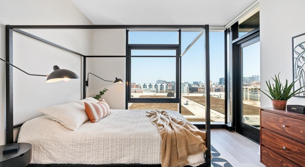 1137 W Van Buren St #7 - Photo 6 of 9