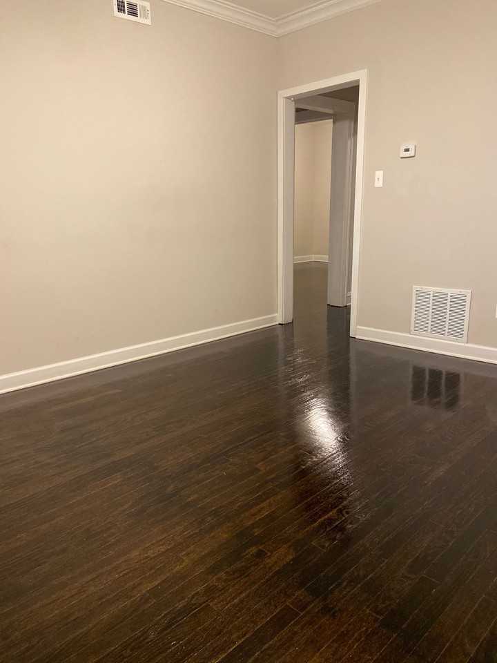 8218 S Green St #1stFL - Photo 3 of 7