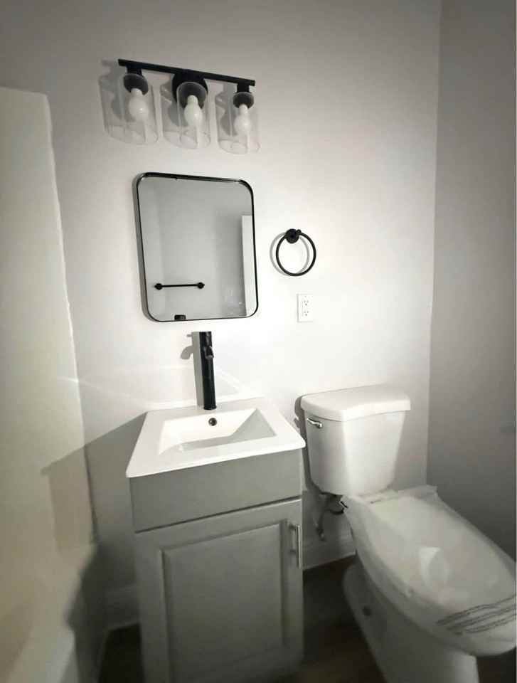 1225 W 90th St - Photo 7 of 10