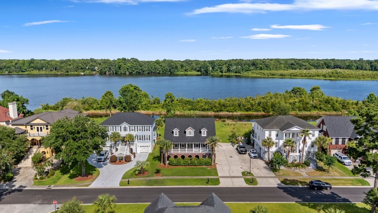1733 Indigo Island Dr - Photo 2 of 19