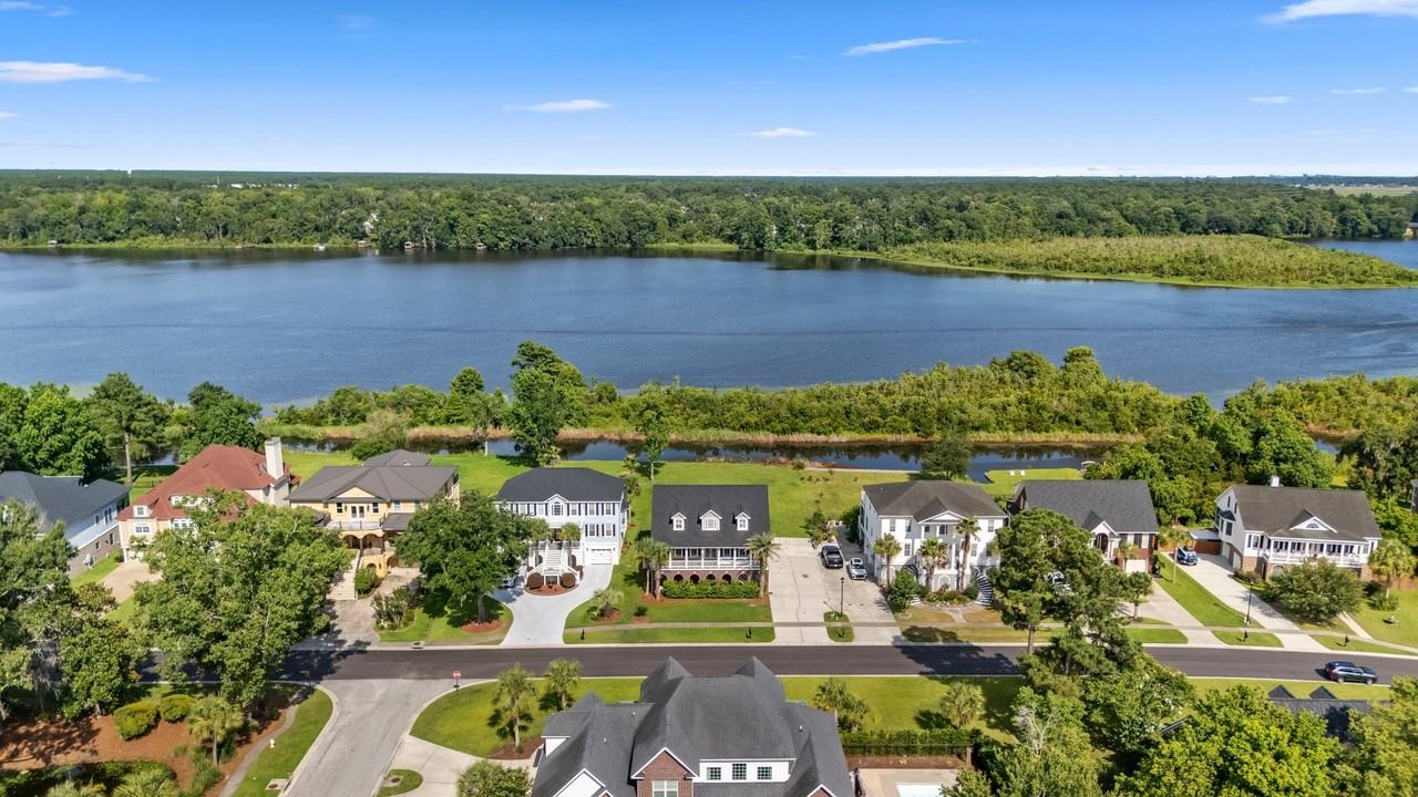 1733 Indigo Island Dr - Photo 4 of 19