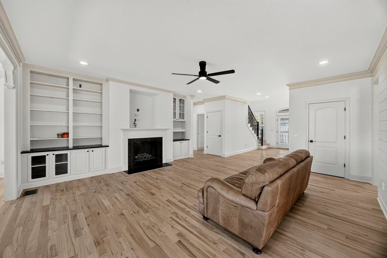 1733 Indigo Island Dr - Photo 7 of 19