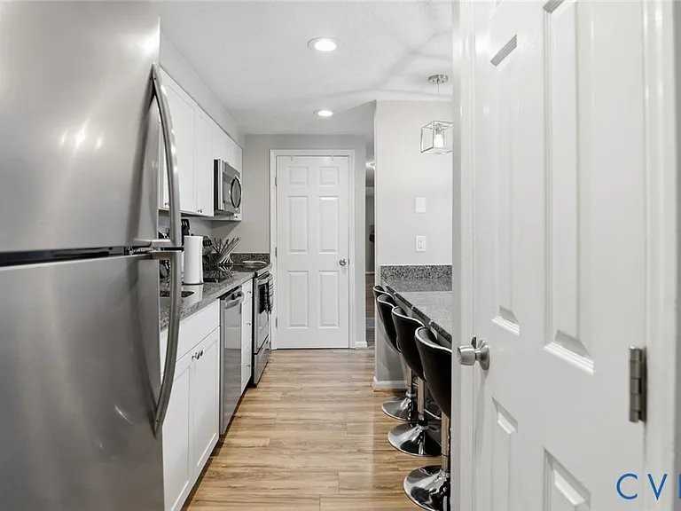 7604 Roscommon Ct #2409 - Photo 6 of 11