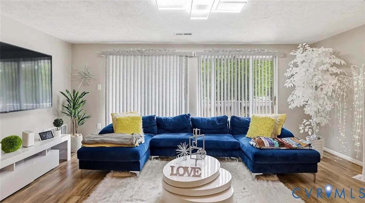 7604 Roscommon Ct #2409 - Photo 7 of 11