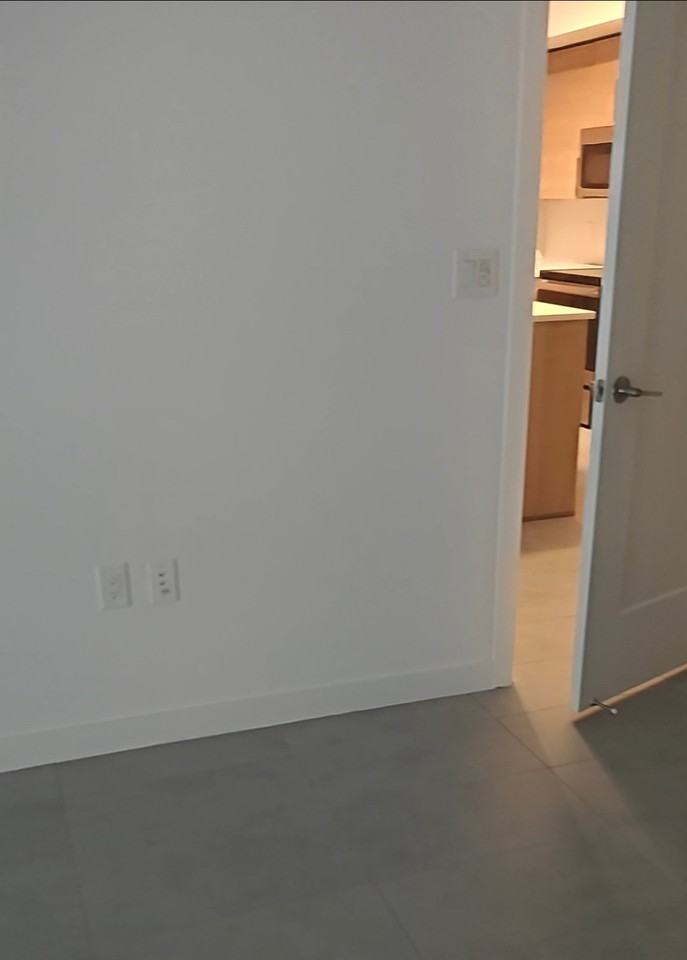 1002 Nw 7th St #2 - Photo 4 of 19