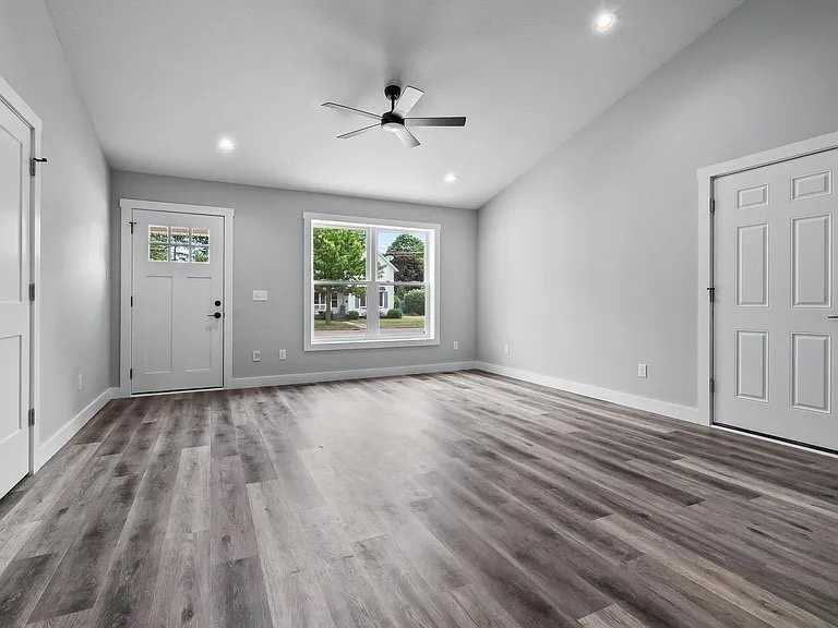 1108 Greenville Way - Photo 6 of 9