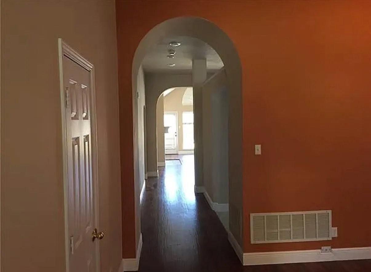 2525 Persimmon Dr - Photo 3 of 19