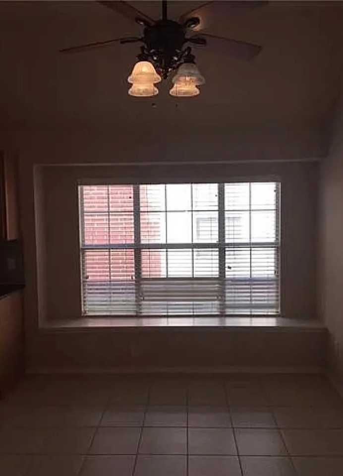 2525 Persimmon Dr - Photo 6 of 19