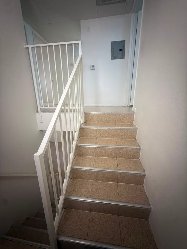716 S Carondelet St - Photo 4 of 12