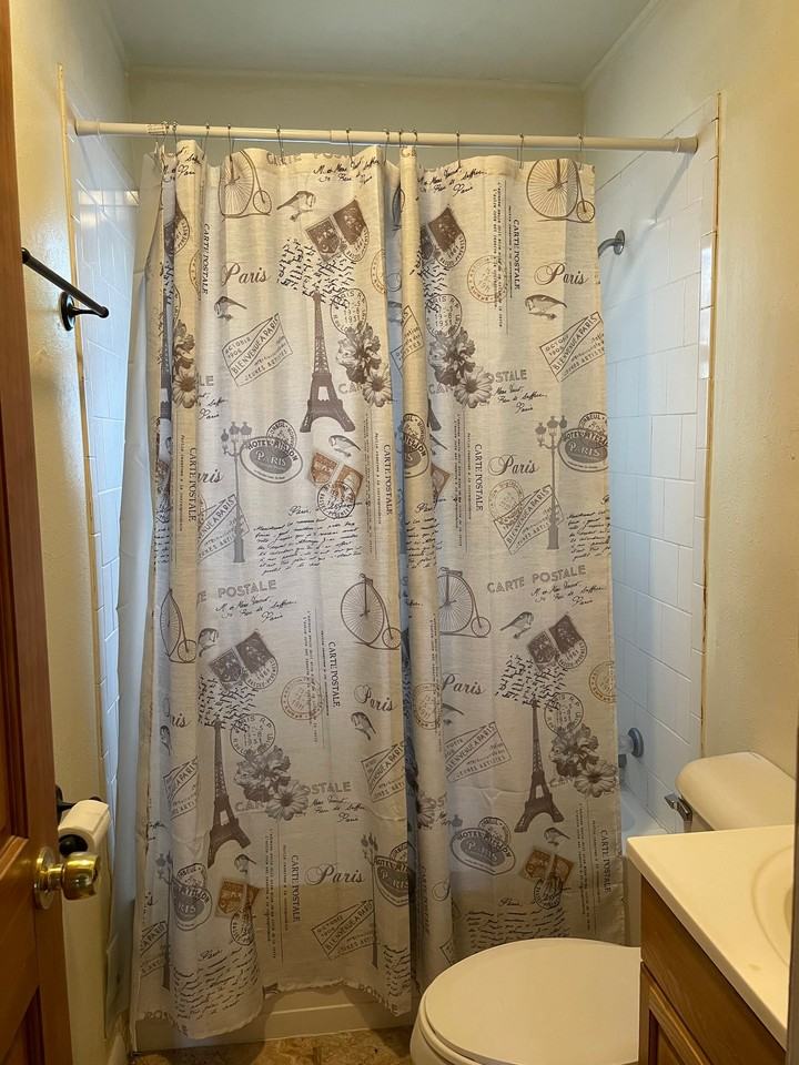 104 E Walnut St - Photo 5 of 6