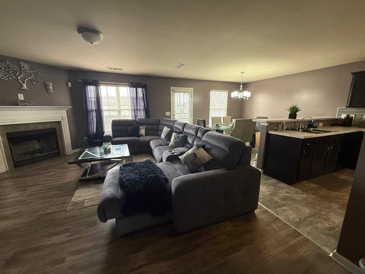 1124 Harmony Ln - Photo 3 of 20