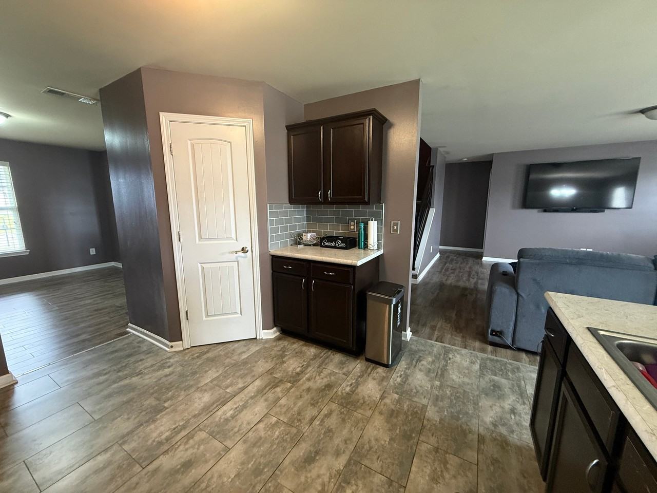 1124 Harmony Ln - Photo 7 of 20