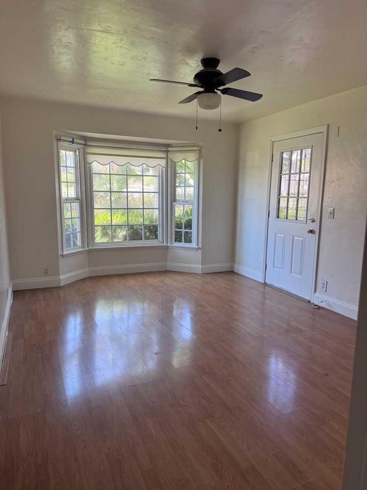 16732 E Main St - Photo 2 of 10