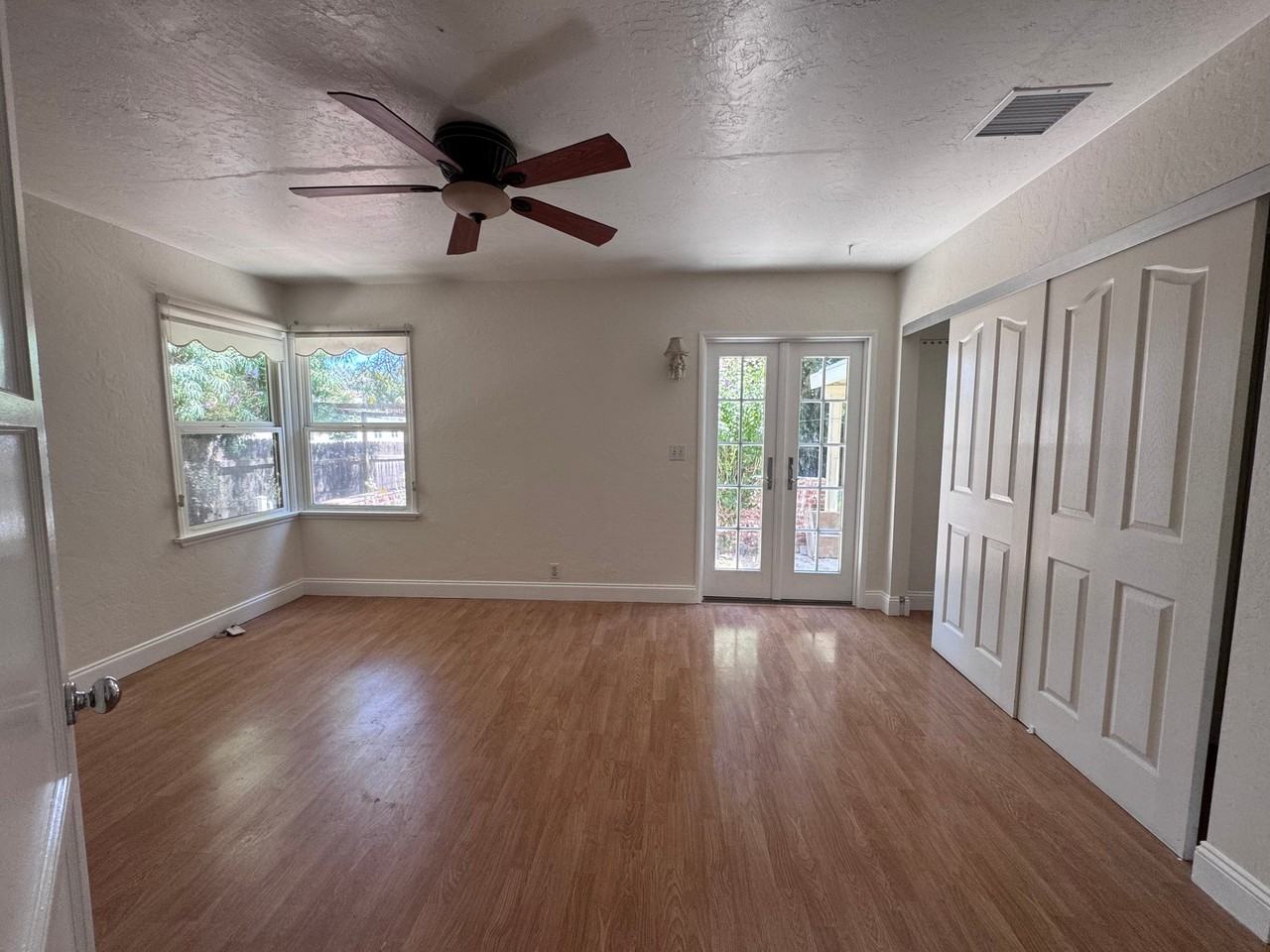 16732 E Main St - Photo 4 of 10