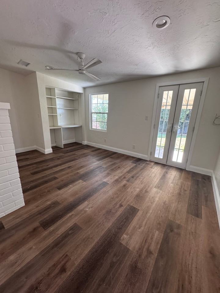 16732 E Main St - Photo 5 of 10