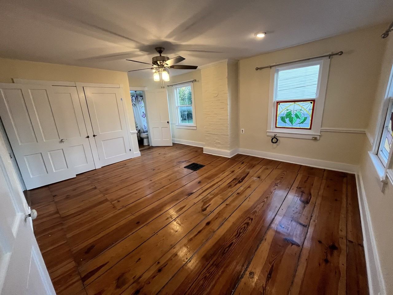 320 S Cameron St - Photo 4 of 15