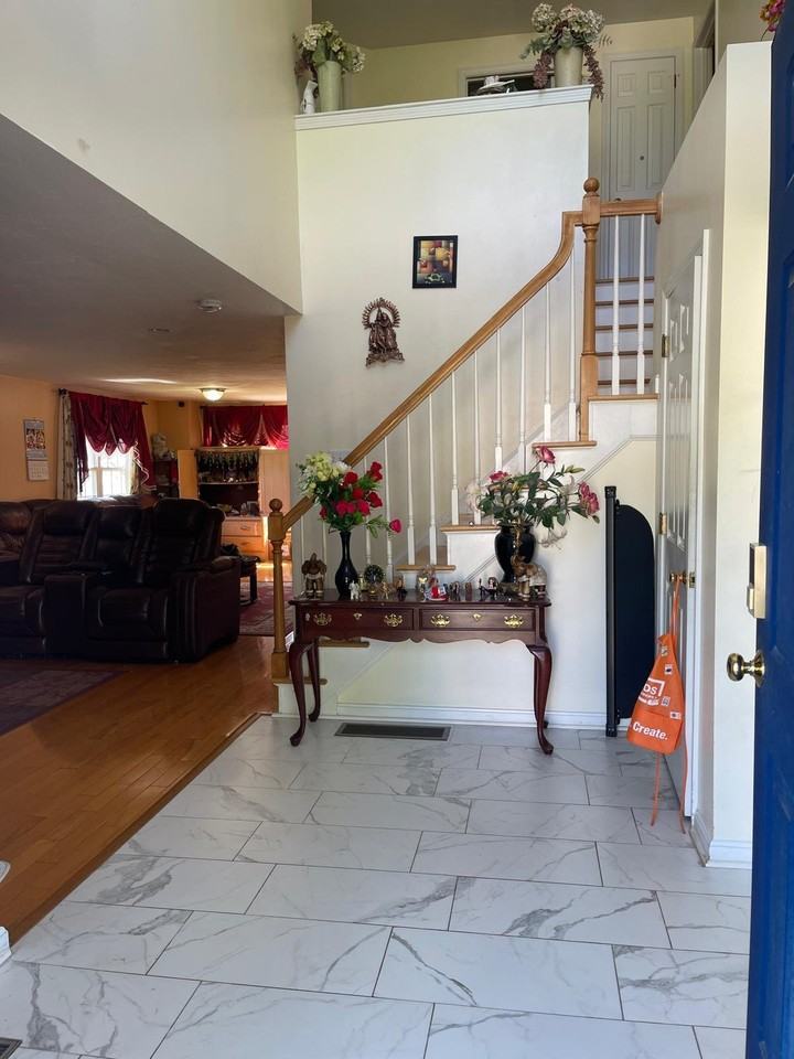 5 Derby Ln - Photo 2 of 19