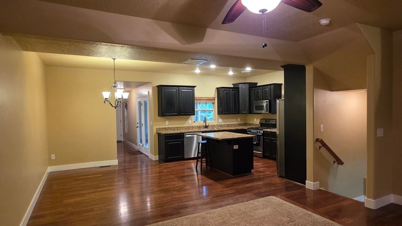 4294 W Lake Bridge Dr - Photo 2 of 18