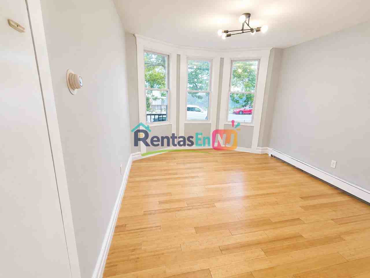 445 Broadway #1L - Photo 6 of 7