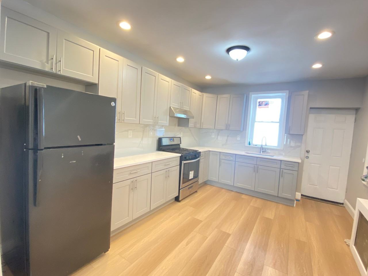1834 S 19th St - Photo 3 of 13