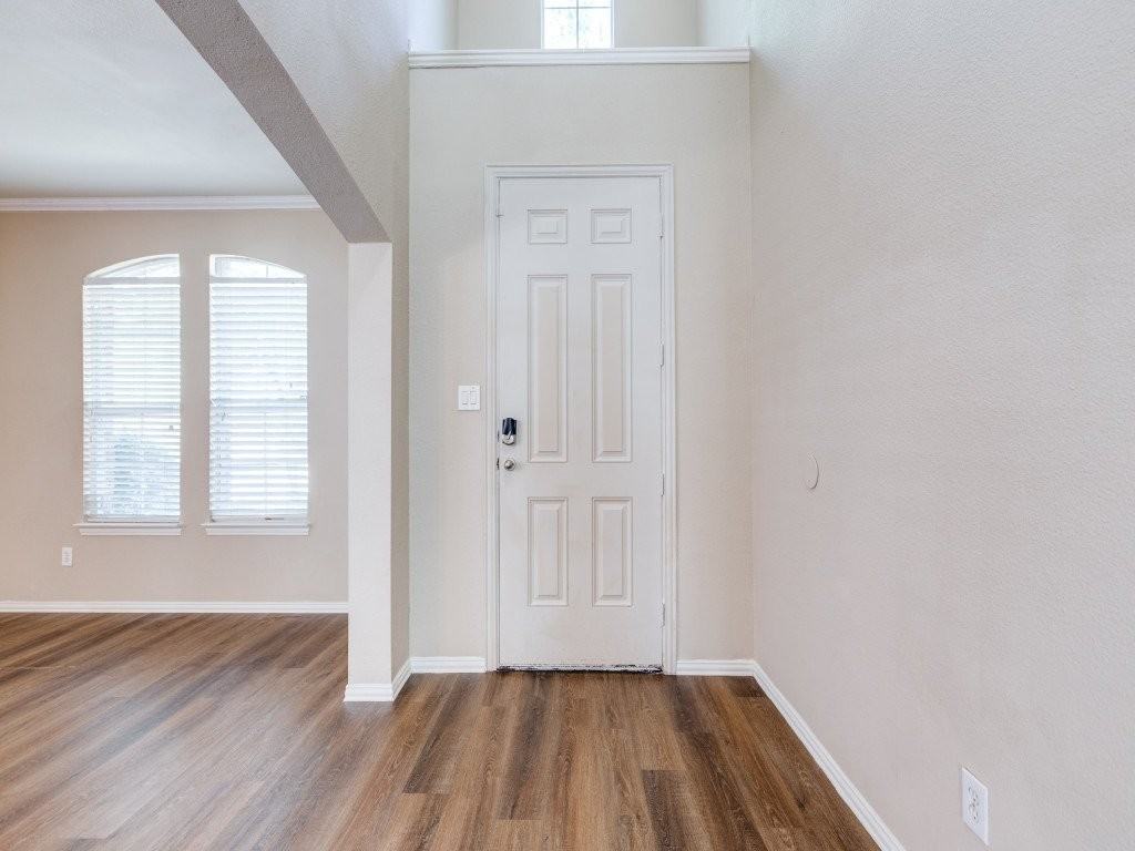 3808 Oakhurst Ln - Photo 3 of 20