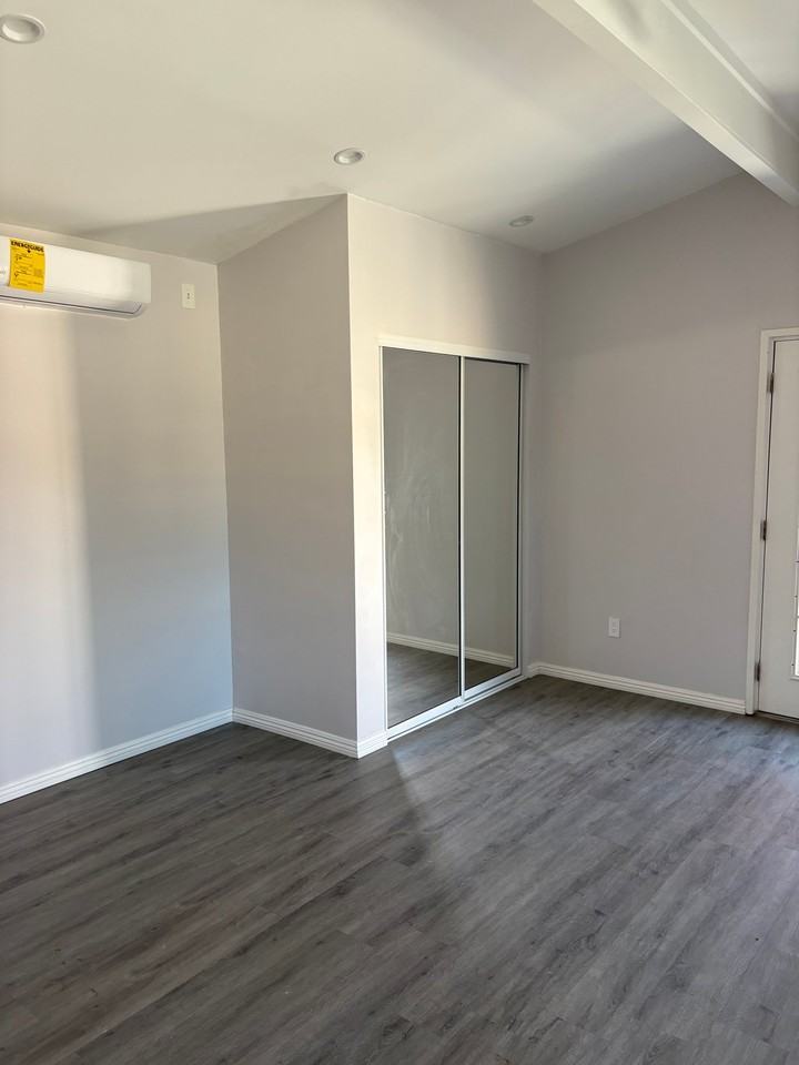 8735 E Fairview Ave - Photo 5 of 15