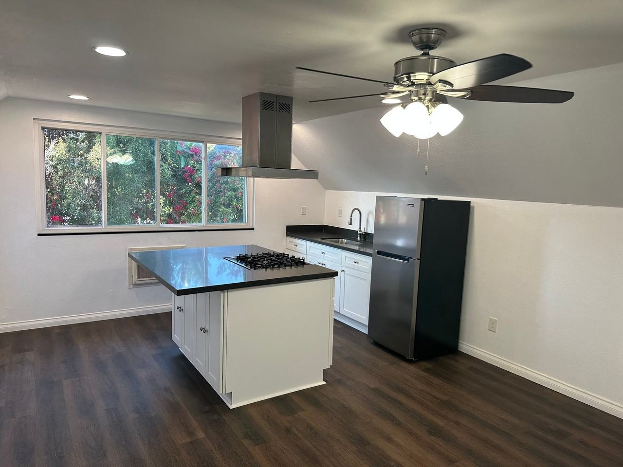 1435 Marl Ct - Photo 3 of 11