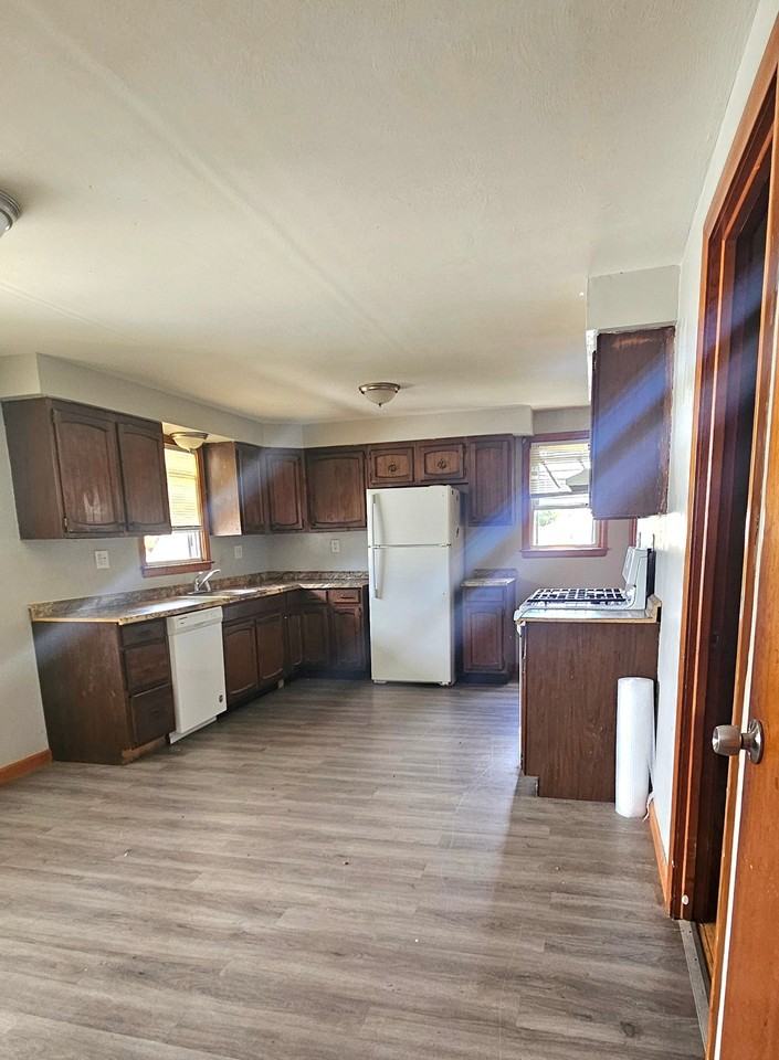 127 Warner St #2 - Photo 2 of 4