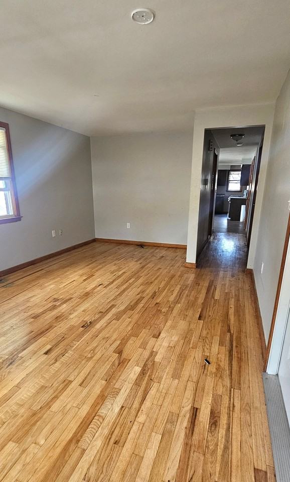 127 Warner St #2 - Photo 3 of 4