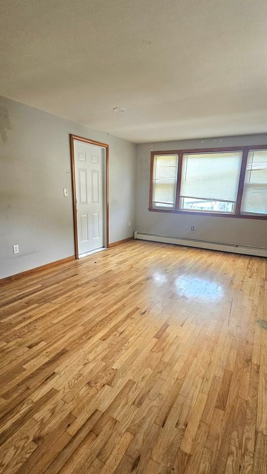 127 Warner St #2 - Photo 4 of 4